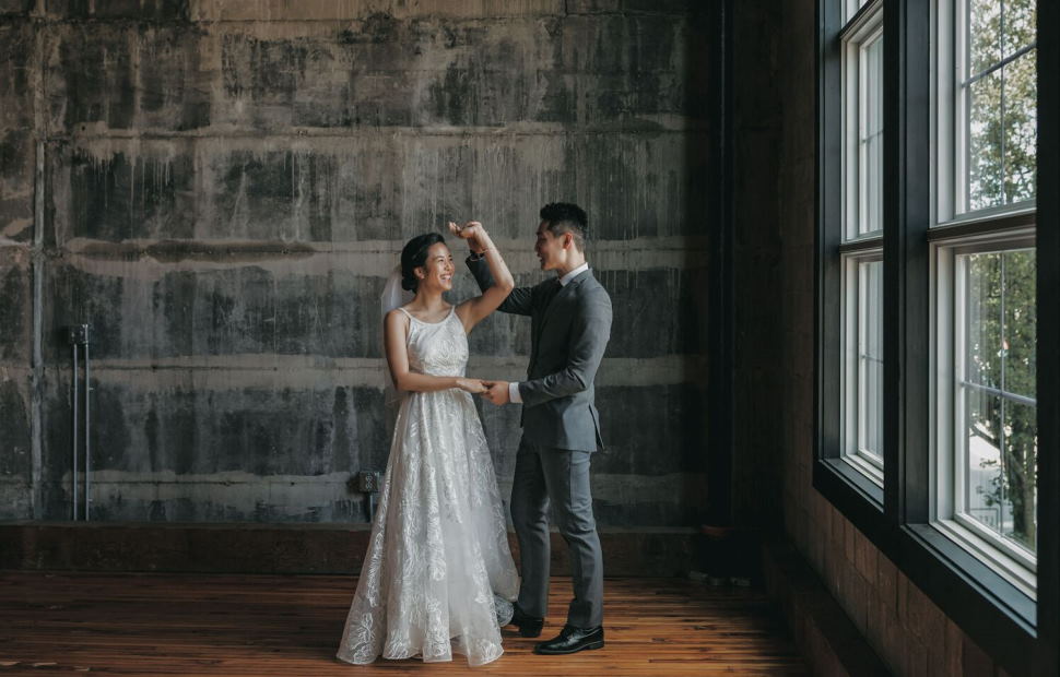 Industrial Chic Wedding Ideas: Create an Industrial Chic Wedding on a Budget
